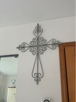 Metal cross wall decor