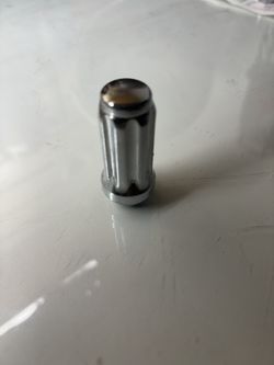 Silverado Lugs
