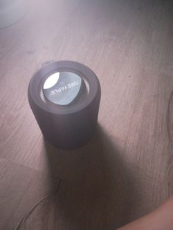 Deeyaple black speaker