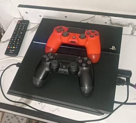 Selling PS4 With 2 Controllers