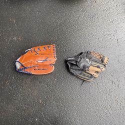 Baseball mitts/gloves