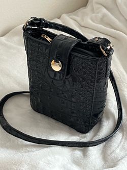 Chic Black Croc-Embossed Mini Crossbody Bag