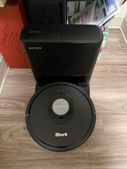 Shark Matrix Robot Vacuum with Self-Emptying Base
