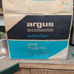 Vintage Argus Showmaster Super Eight Movie Projector