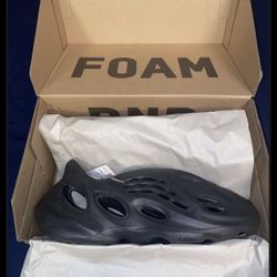 Yeezy Foam runner Size 11