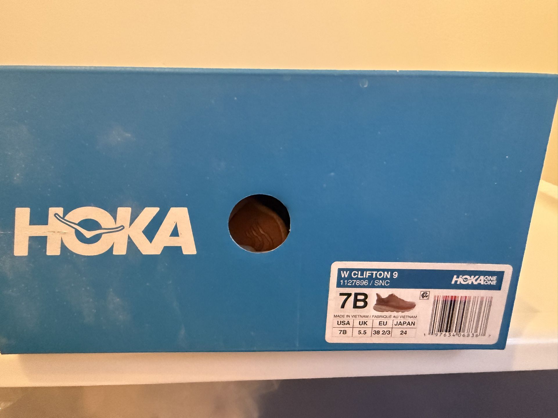Size 7 - Hoka One One Clifton 9 Sandstone Cream W- LN