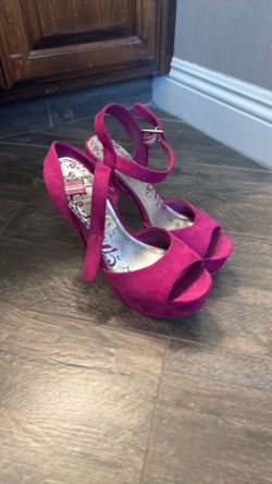 Size 7.5 magenta heels open toe