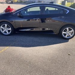 Selling my 2019 Volt LT. Just over 90k miles. Runs great and needs absolutely nothing. Maintained well and ready to go. Gets up to 53 Miles of battery