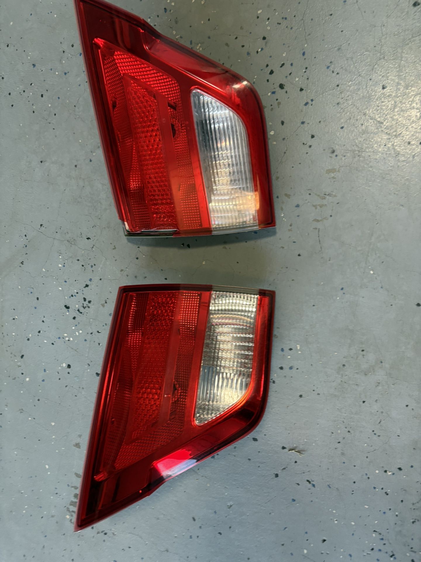 Tail Light Assembly Jeep Grand Cherokee 2011-2015