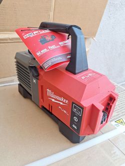 MILWAUKEE 5 CFM VACCUM PUMP KIT