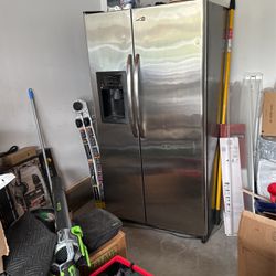 Side By Side Frigidaire Refrigerator 