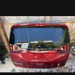 2020 Chrysler Pacifica/Voyager Tailgate Trunk