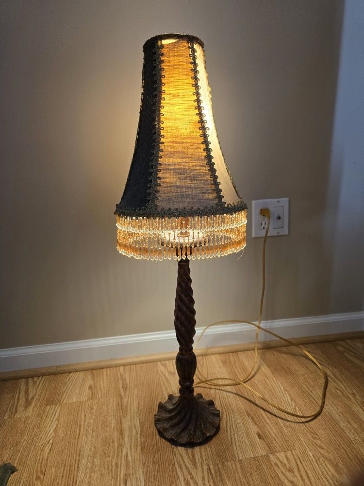 Chic And Modern Wood Post Lamp