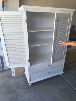 Wardrobe/ shelf