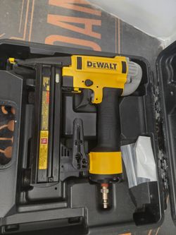 DeWalt 18-Gauge Pneumatic Brad Nailer