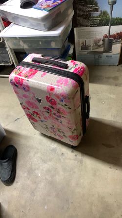 Guess  sutcase