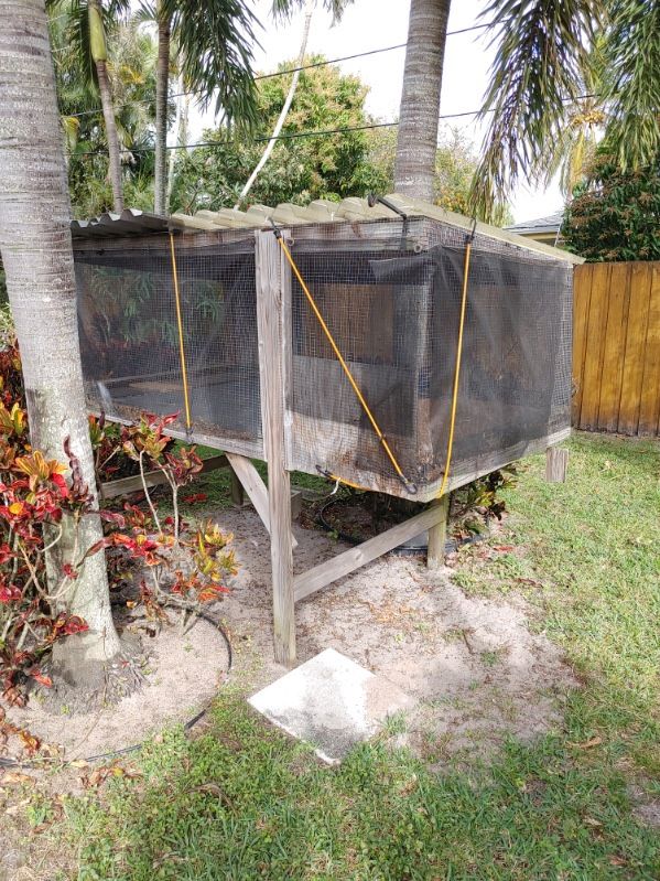 Preowned outdoor house cage