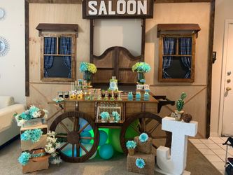 Carttable to rent/deserts/decor