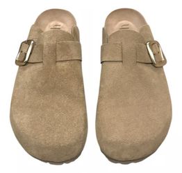 Yukon women’s suede leather clogs size 9 tan