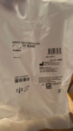 2x Airfit F20.  Whole face cushions