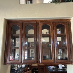 Beautiful, Solid Wood Wall Cabinet Excellent Condition