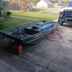 Flat Bottom Boat 