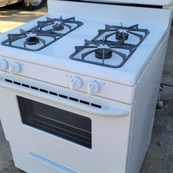 Preciosa Estufa De Gas Frigidaire Seminueva Lista Para Usar Super Limpia Trabaja Muy Bien Los Cuatro Quemadores Y El Horno $200
