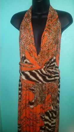 Cute pantsuit maxi...size med/large. .brand new!