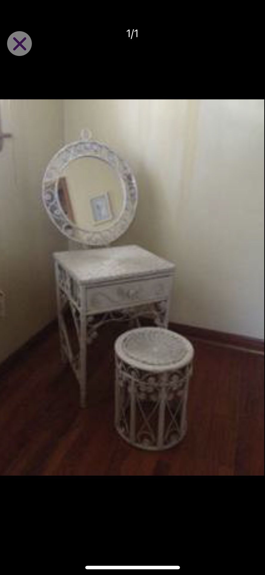 Wicker Vanity Set with Stool And Mirror 