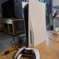 PS5 w/ Controller