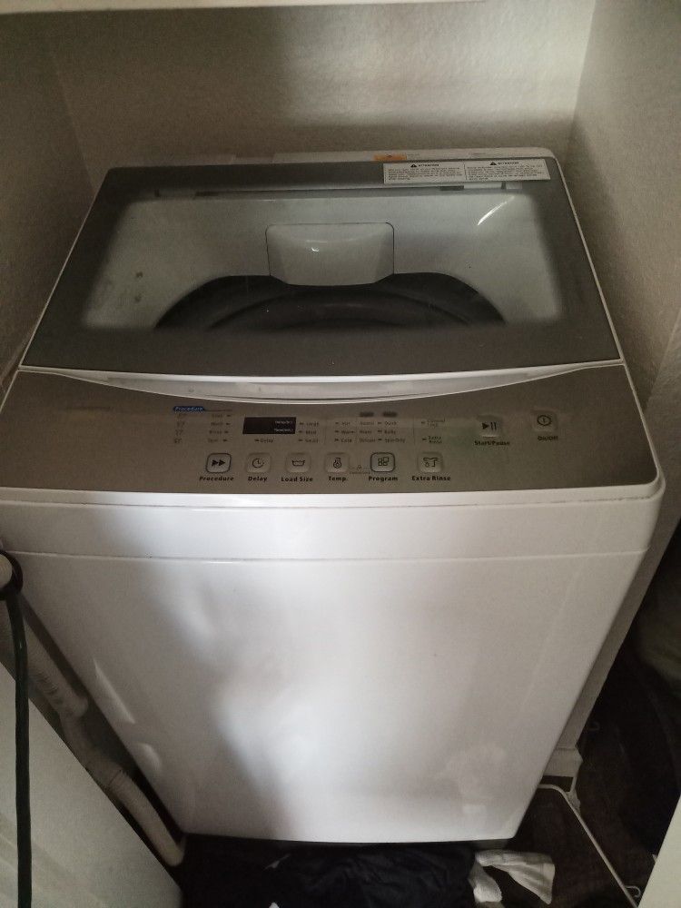 RCA Portable Washing Machine (Large Capacity)(Almost New)