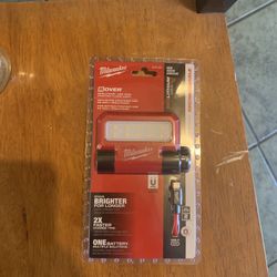 Milwaukee Flash Light 