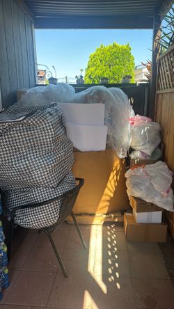 New Amazon pallet, serious buyers, all new toys, clothes, shoes, gardening home decor, serious buyers, Español
