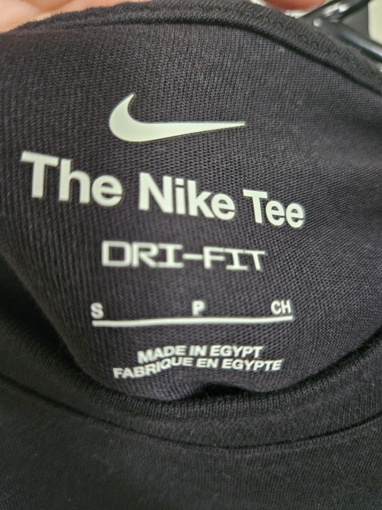 T-shirt Nike New And Levis Pant