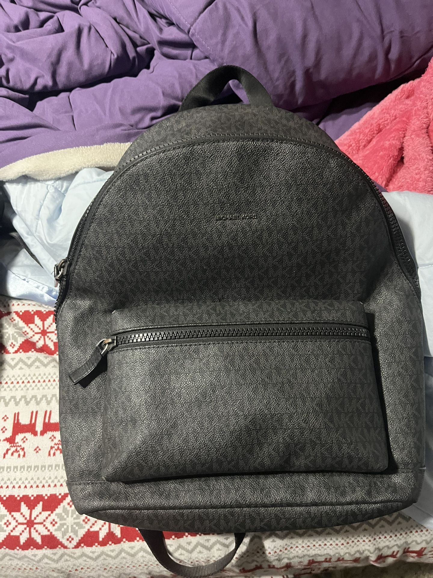 michael kors back pack 70$