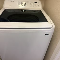 Samsung - 4.5 Cu. Ft. High-Efficiency Top Load Washer with Vibration Reduction Technology+ - White 