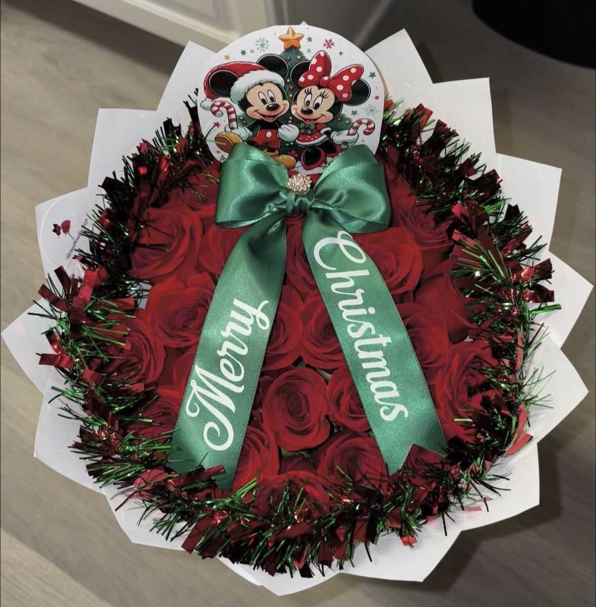 Minnie mouse christmas bouquet