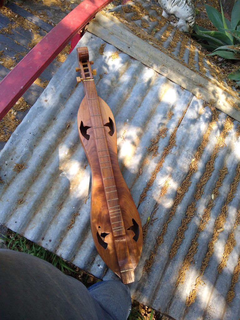 Mountain Dulcimer With Wood Pegs