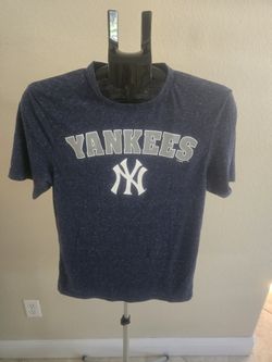 New York Yankees Tshirt. Women's Small.