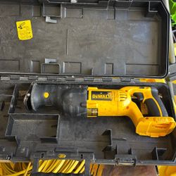 DeWalt Cordless 18v Sawzall W Case NO Battery 