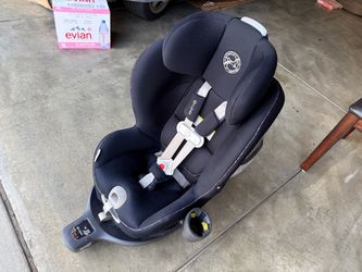 Cybex Sirona S convertible front/rear facing car seat