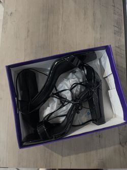 black leather laced heels size 9w