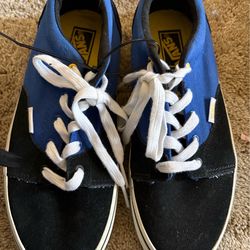 NWOT vans blue/black size 6 youth