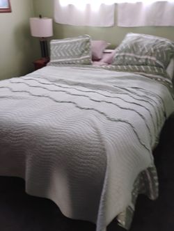 Temppur Pedic Fully Adjustable Queen Bed