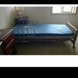 ELECTRIC MEDICAL/HOSPITAL BED.  FREE DELIVERY!!!