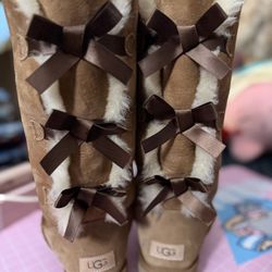 Ugg Bailey Bow Women’s Size 9 Tall Triplet Boots Chestnut Suede 