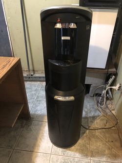 Hot and Cold Water Machine