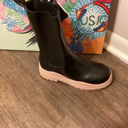 Two Tone Slip-On Chelsea Boots