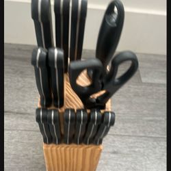 Nice Knife Set - Like New! Never Used!