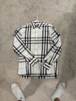Men’s Burberry shirt